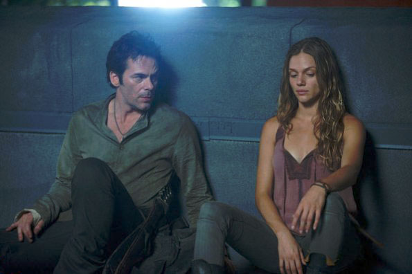 Revolution (2012) : Bild Tracy Spiridakos, Billy Burke