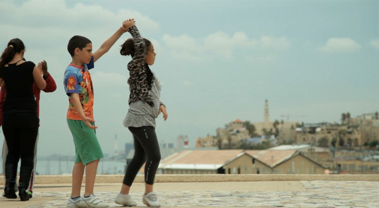 Dancing in Jaffa : Bild
