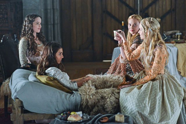 Reign : Bild Caitlin Stasey, Anna Popplewell, Celina Sinden