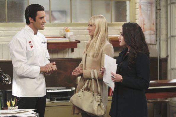 2 Broke Girls : Bild Gilles Marini, Beth Behrs, Kat Dennings