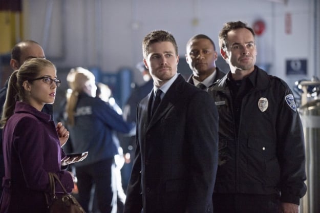 Arrow : Bild David Ramsey, Paul Blackthorne, Emily Bett Rickards, Stephen Amell