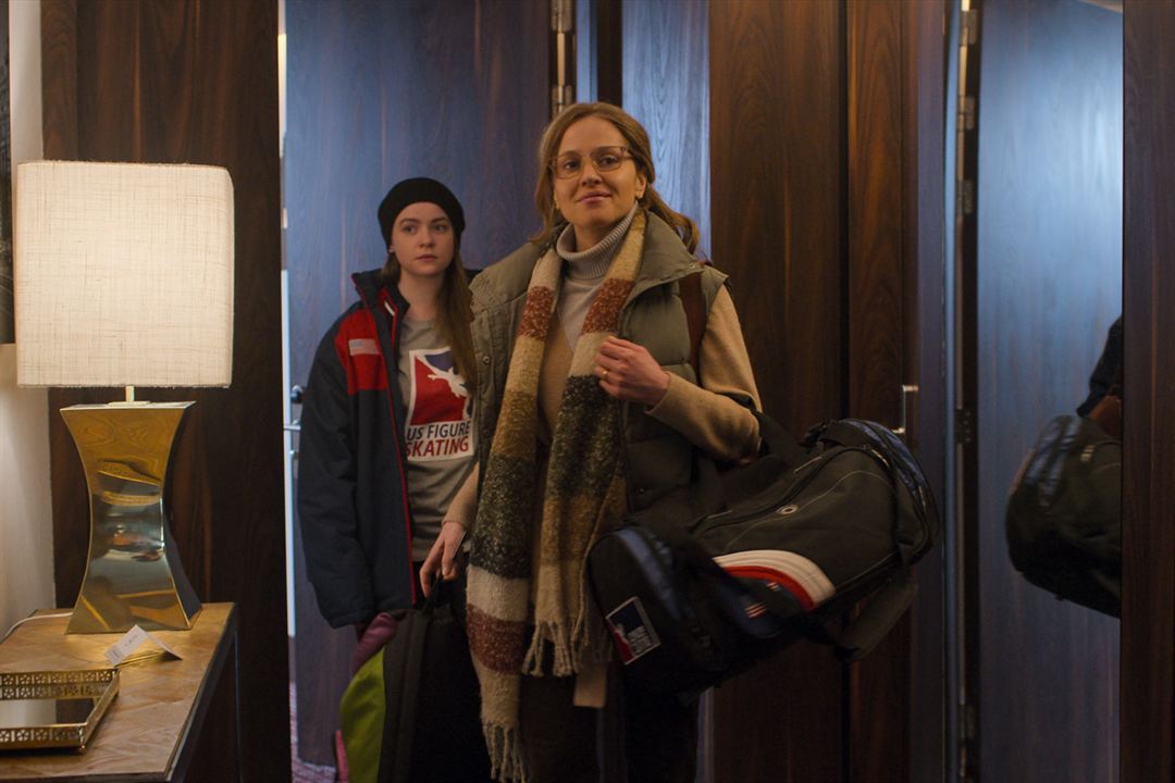 In From The Cold : Bild Margarita Levieva, Lydia Fleming