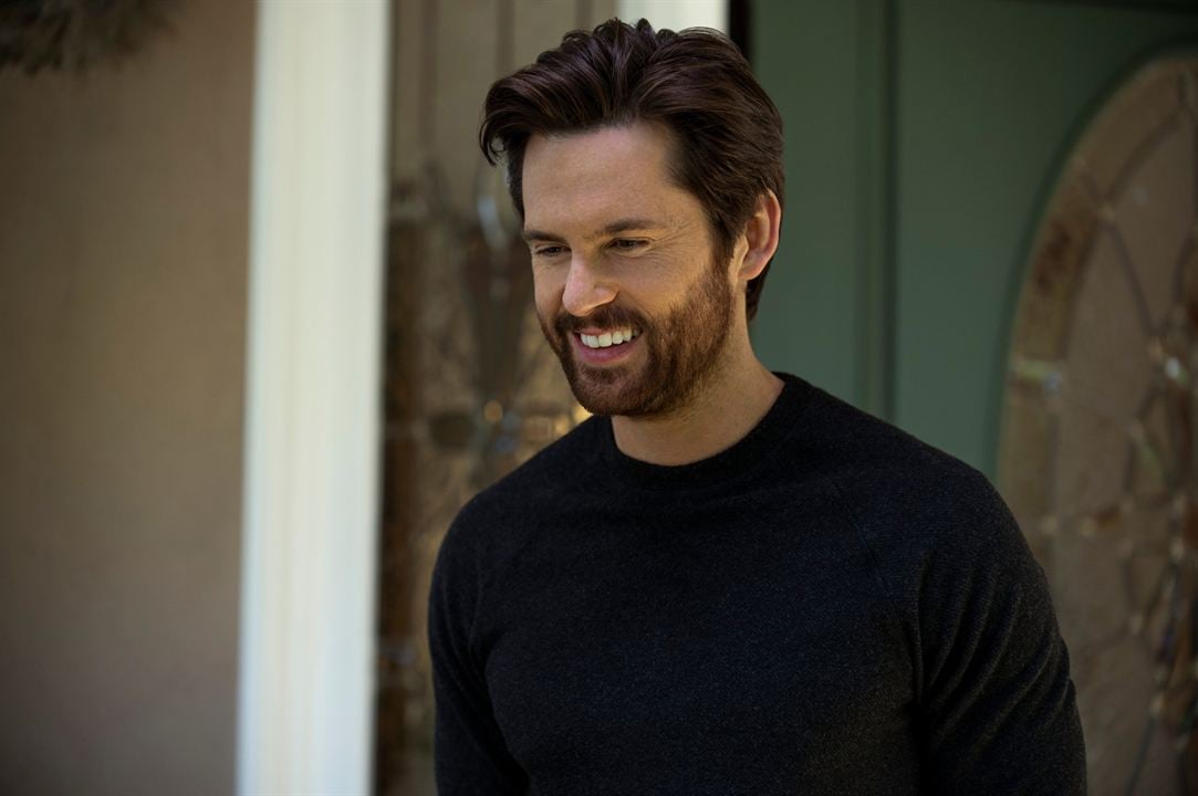 The Woman In The House Across The Street From The Girl In The Window : Bild Tom Riley