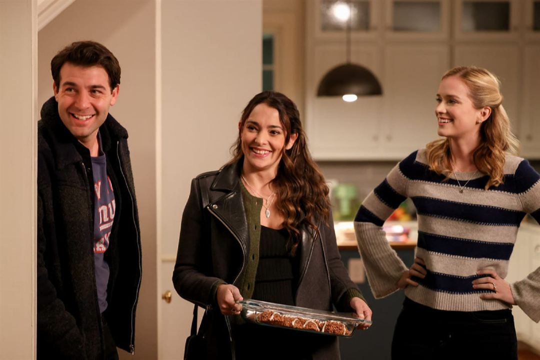 Bild James Wolk, Elizabeth Lail, Natalie Martinez