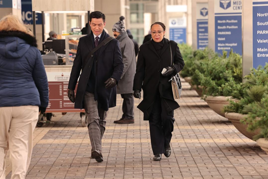 Chicago Med : Bild Johnny Wu, S. Epatha Merkerson