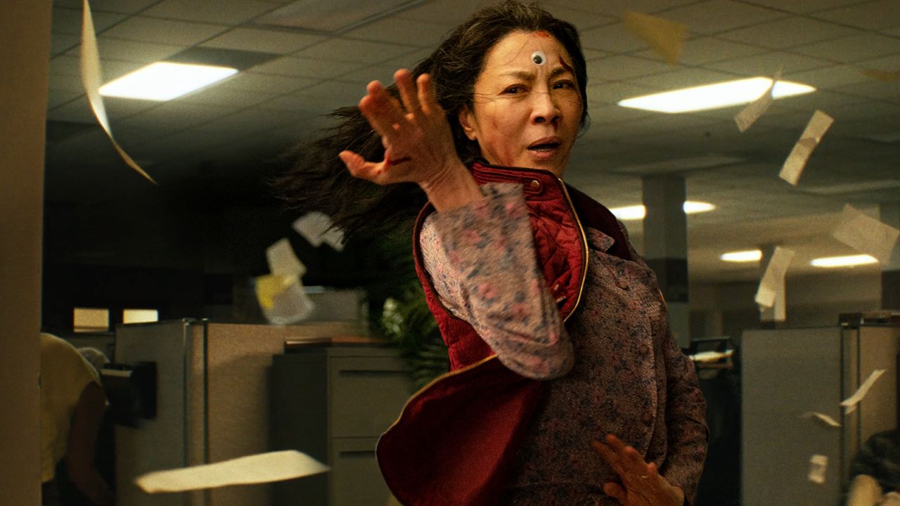 Everything Everywhere All At Once : Bild Michelle Yeoh