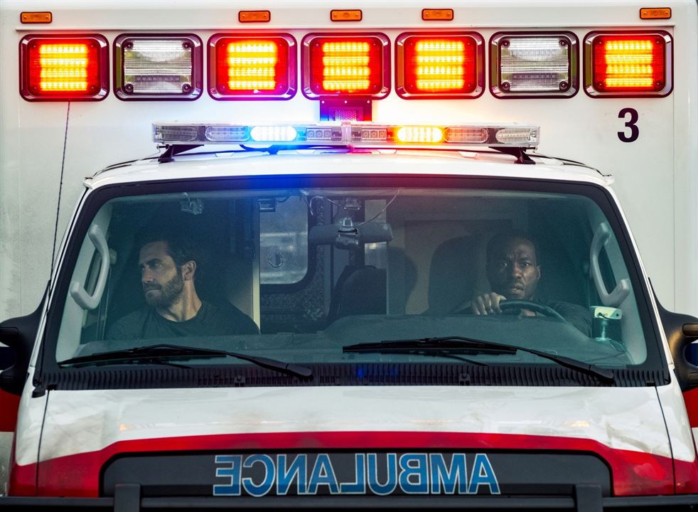 Ambulance : Bild Jake Gyllenhaal, Yahya Abdul-Mateen II