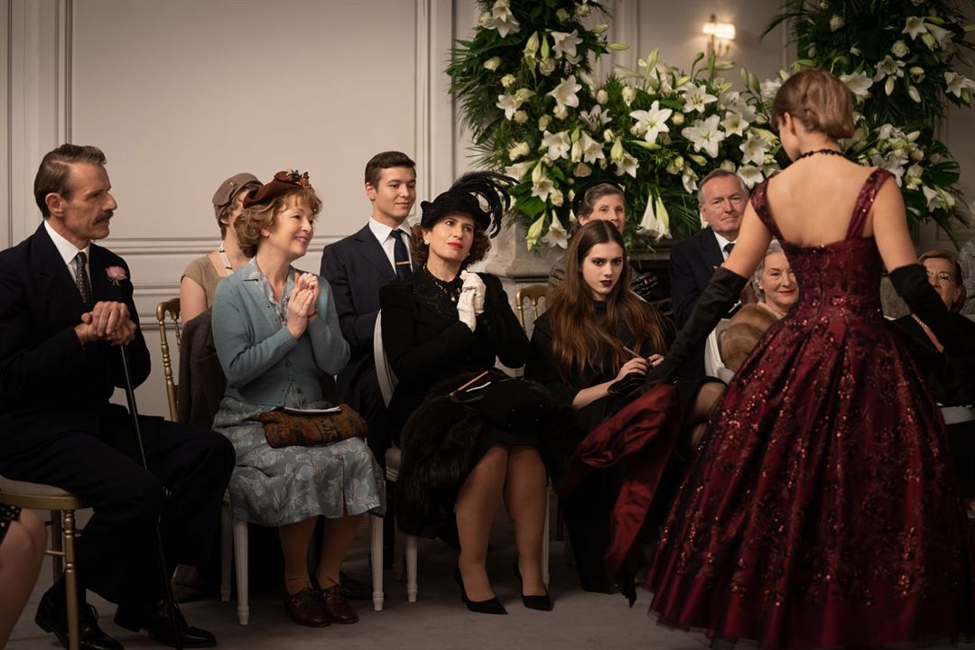 Mrs. Harris und ein Kleid von Dior : Bild Lambert Wilson, Lesley Manville, Guilaine Londez, Alba Baptista, Dorottya Ilosvai