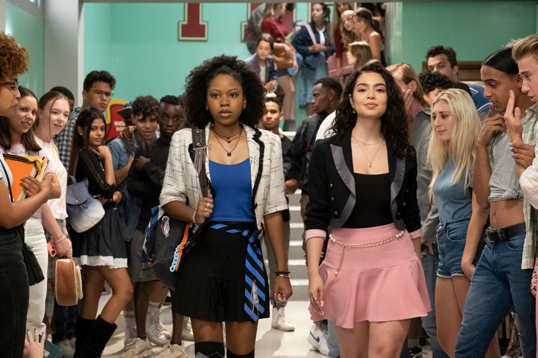 Darby And The Dead : Bild Riele Downs, Auli'i Cravalho