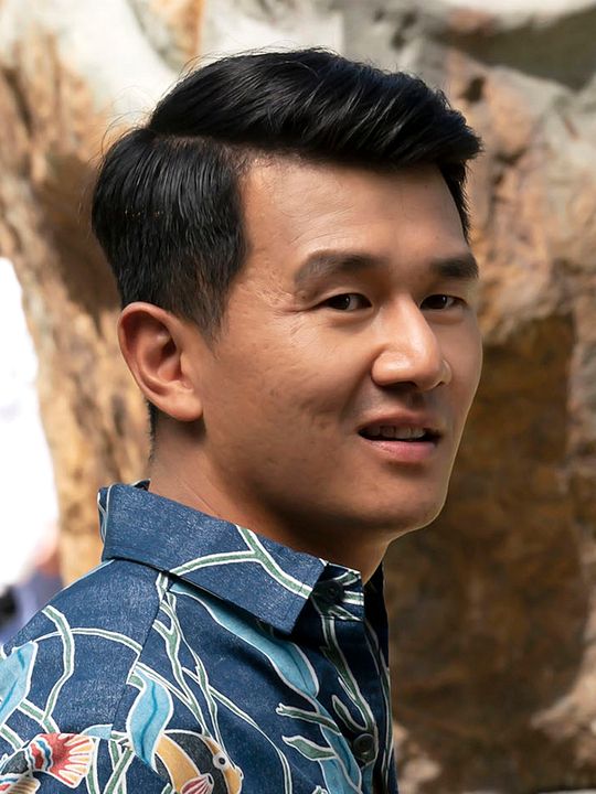 Kinoposter Ronny Chieng