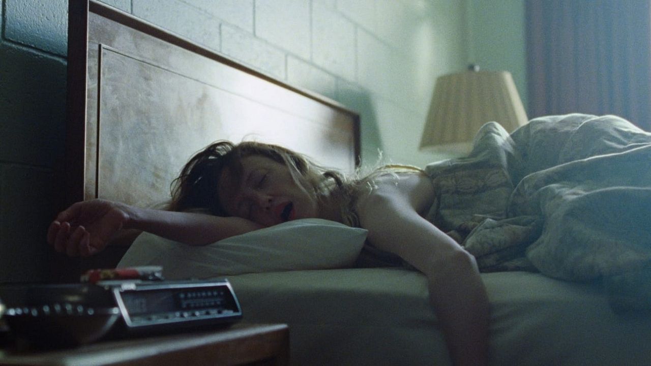 To Leslie : Bild Andrea Riseborough