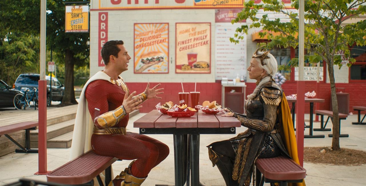 Shazam! 2 - Fury Of The Gods : Bild Zachary Levi, Helen Mirren