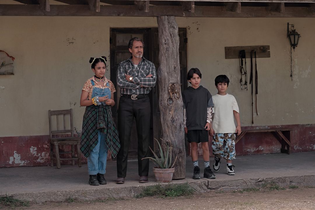 Chupa : Bild Ashley Ciarra, Demian Bichir, Evan Whitten, Nickolas Verdugo