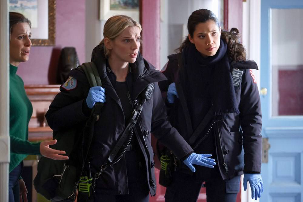 Chicago Fire : Bild Hanako Greensmith, Kara Killmer, Molly Allen