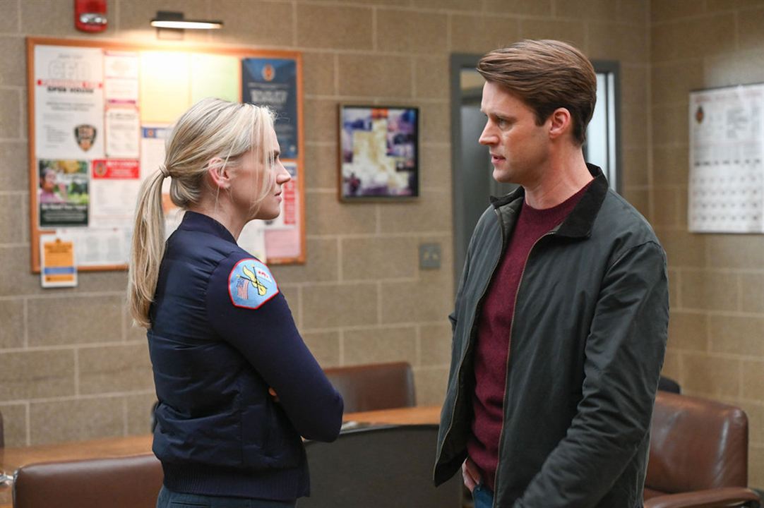 Chicago Fire : Bild Jesse Spencer, Kara Killmer