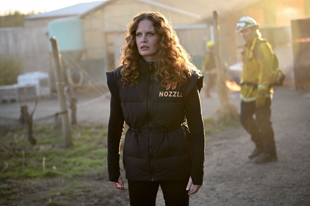 Fire Country Fire Country Bild Rebecca Mader Von Filmstarts De