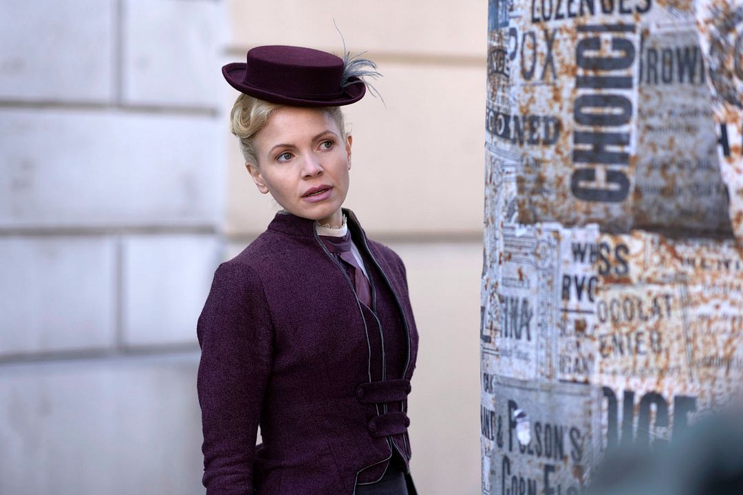 Miss Scarlet : Bild