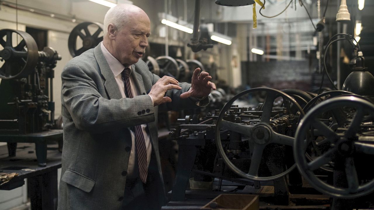 Hunter from Elswhere – Eine Reise mit Helen Britton : Bild