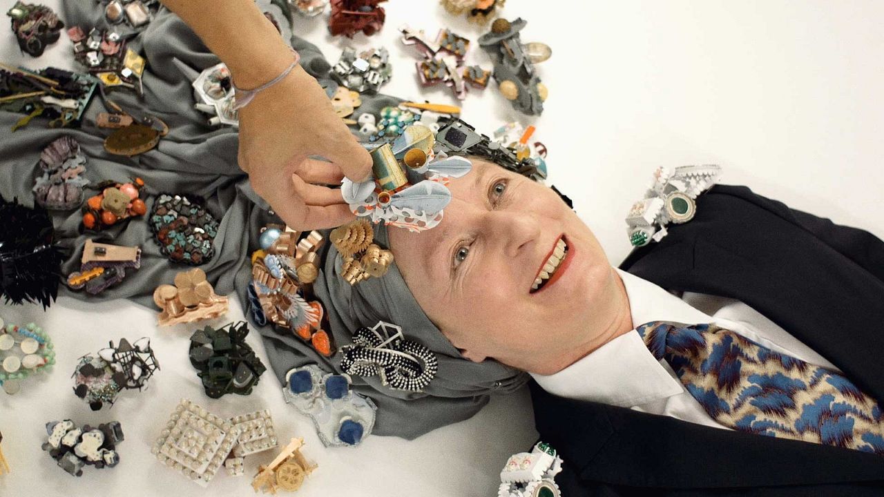 Hunter from Elswhere – Eine Reise mit Helen Britton : Bild