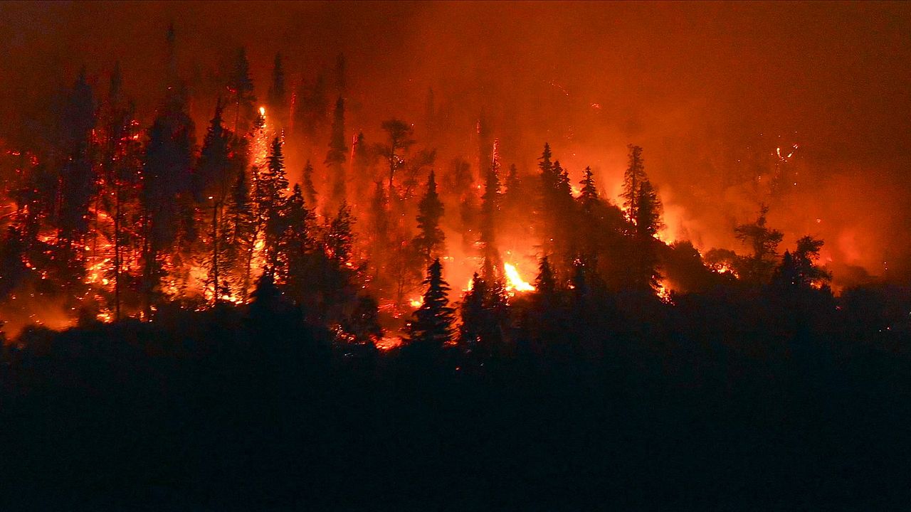 On Fire - Der Feuersturm : Bild