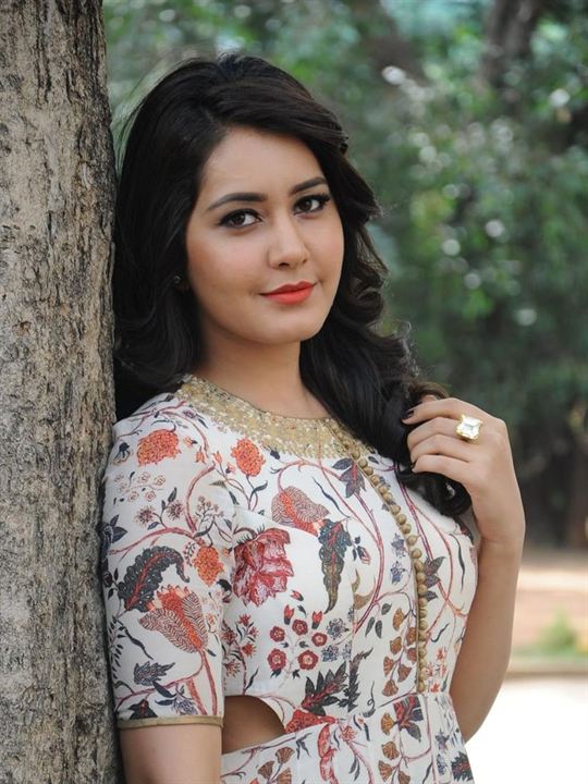 Kinoposter Raashi Khanna