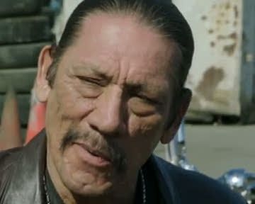 Jax (Charlie Hunnam) muss entsetzt feststellen, dass Clay (Ron Perlman) einen Deal mit einem Drogenkartell geschlossen hat und die „Sons“ nun auch Kokain schmuggeln sollen. Gemma (Katey Sagal) stellt Tara (Maggie Siff) zur Rede nachdem sie herausfindet, dass sie Brief mit der Wahrheit über den Tod von Jax Vater besitzt. Nach dem Tod seines Undercover-Ermittlers ist Linc Potter (Ray McKinnon) mehr denn je entschlossen, die „Sons“ zu schnappen.