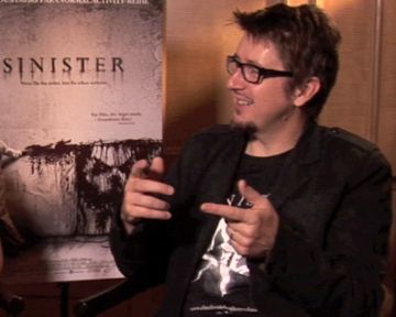 Im Interview erzählt uns Horror-Spezialist Scott Derrickson, warum sein neuester Schocker "Sinister" mit der Erhängung einer Familie in Zeitlupe beginnt, warum er das Drehbuch gemeinsam mit einem Kritiker geschrieben hat und ab wann er wusste, dass sich der Low-Budget-Film zu einem finanziellen Hit entwickeln würde.