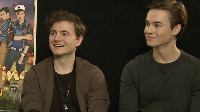 Wir haben zum Start von "Bibi &amp; Tina 3 - Mädchen gegen Jungs" auch die Jungs Philipp Laude und Louis Held in Berlin zum Interview getroffen.