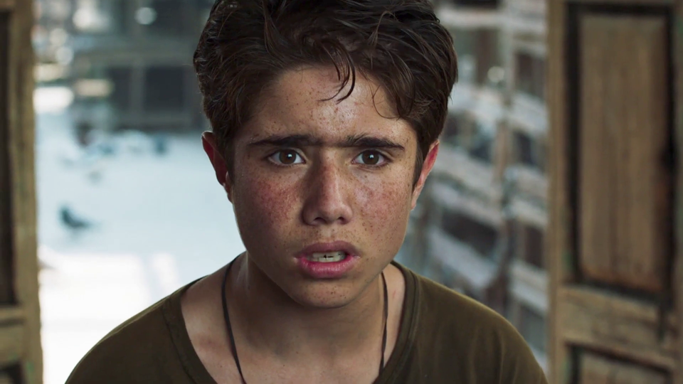 Sun Children Trailer - Sun Children Trailer DF - FILMSTARTS.de