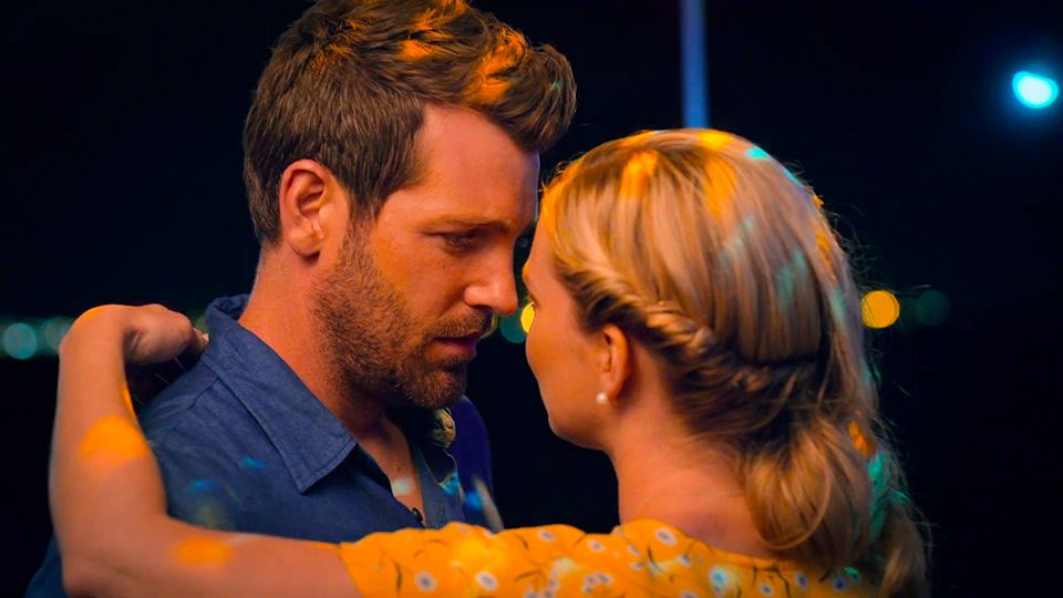 Romantik à la Carte Trailer Romantik à la Carte Trailer DF