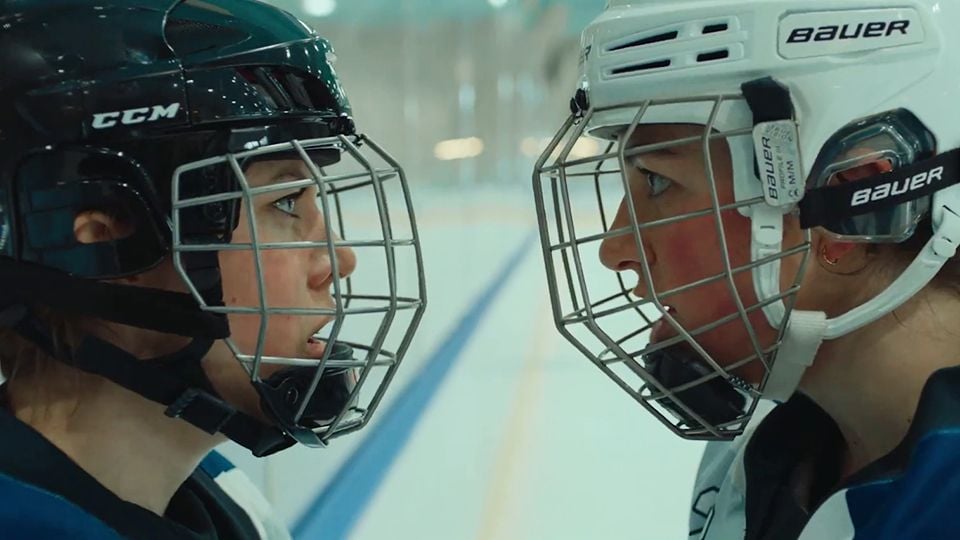 Breaking The Ice Trailer Breaking The Ice Trailer DF FILMSTARTS.de