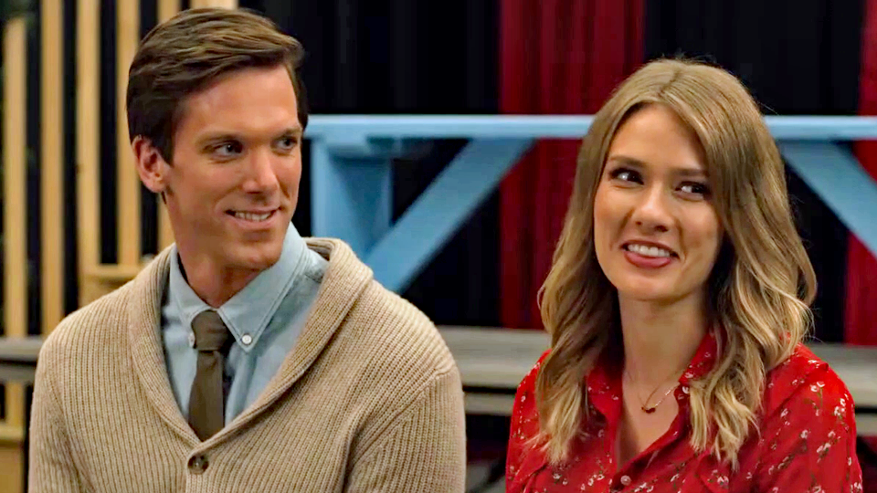 Spotlight on Christmas Trailer Spotlight on Christmas Trailer OV FILMSTARTS.de